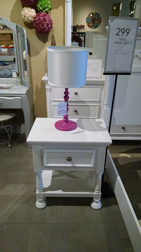 Furniture Store «Ashley HomeStore», reviews and photos, 3775 N Federal Hwy, Oakland Park, FL 33308, USA