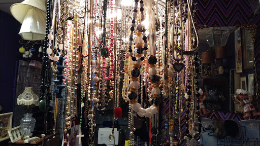 Retro Thrift, 31364 Harper Ave, St Clair Shores, MI 48082, USA, 