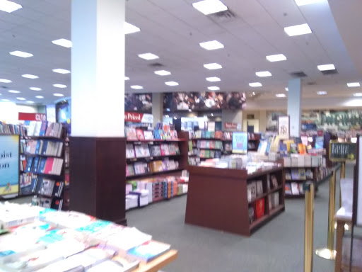 Book Store «Barnes & Noble», reviews and photos, 5132 W Saginaw Hwy, Lansing, MI 48917, USA