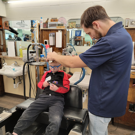 Barber Shop «Loop Barber Shop», reviews and photos, 301 1/2 1st Ave, Rock Falls, IL 61071, USA