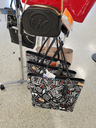 Clothing Store «Ross Dress for Less», reviews and photos, 12115 Biscayne Blvd, North Miami, FL 33181, USA