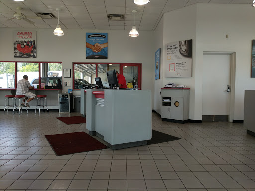 Tire Shop «Discount Tire Store - Woodhaven, MI», reviews and photos, 22160 Allen Rd, Woodhaven, MI 48183, USA