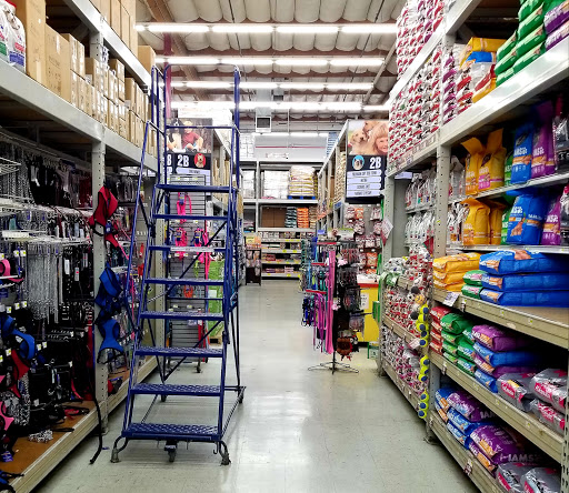 Pet Supply Store «Pet Club Emeryville», reviews and photos, 3535 Hollis St, Oakland, CA 94608, USA