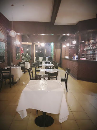 Restaurante La Quirquiña Punto Y Coma