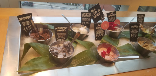 Beauty Supply Store «Lush Cosmetics», reviews and photos, 1 Providence Pl # 5385, Providence, RI 02903, USA