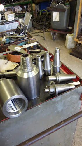 Opinii despre Kútfúrás, kútfúrófejek forgalmazása - Salgótarján în Bátonyterenye - Vízvezeték-szerelő