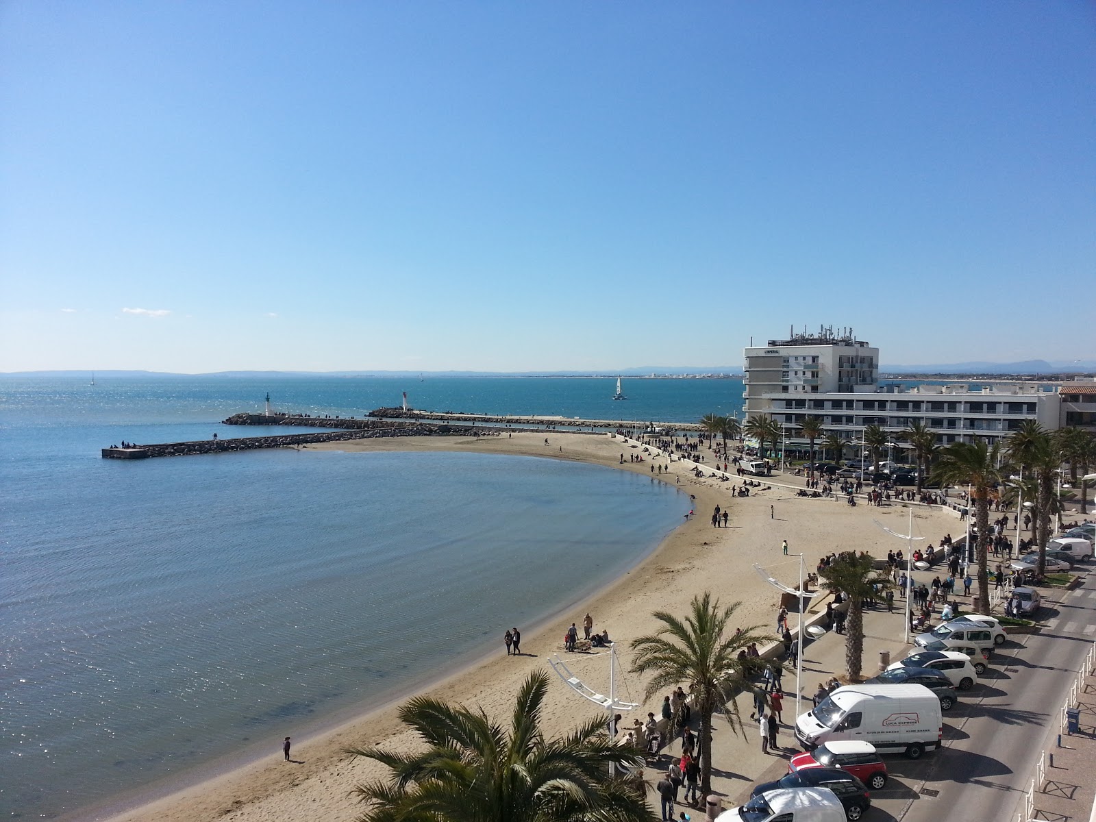 Foto av Rive Gauche Stranden med rymliga multifack