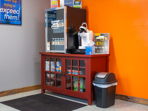 Auto Repair Shop «Honest Wrenches Automotive Repair», reviews and photos, 2015 NE 58th Ave, Des Moines, IA 50313, USA