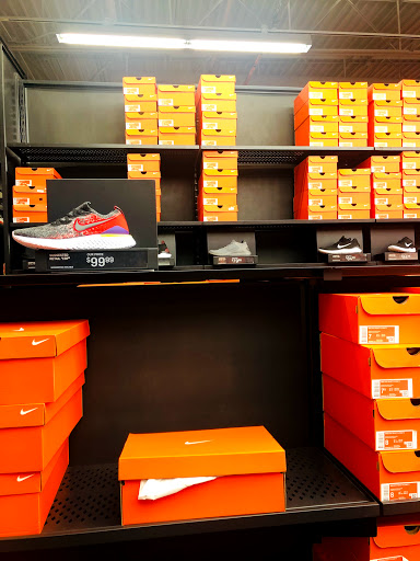 Clothing Store «Nike Factory Store», reviews and photos, 4401 N Interstate Hwy 35 #399, Round Rock, TX 78664, USA