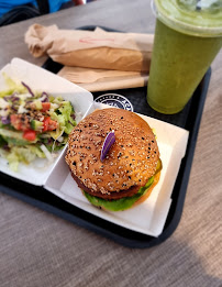 Bagel du Restaurant végétalien Acai Spot plant-based Cannes - n°4