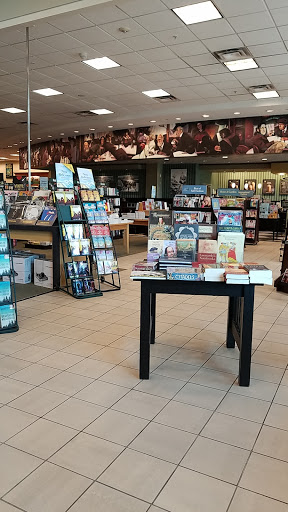 Book Store «Barnes & Noble», reviews and photos, 3120 Fairlane Dr, Allen Park, MI 48101, USA