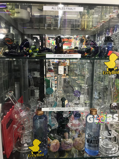 Tobacco Shop «The Hub Smoke Shop & Gifts», reviews and photos, 6410 N Oak Trafficway, Kansas City, MO 64118, USA