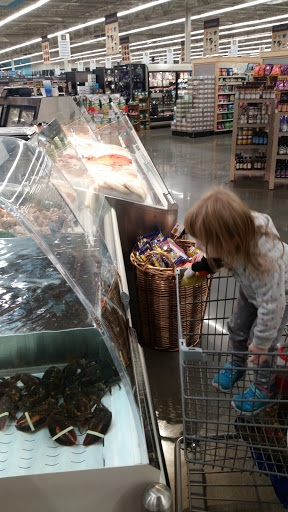 Grocery Store «Hy-Vee», reviews and photos, 1500 Central Park Commons Dr, Eagan, MN 55121, USA