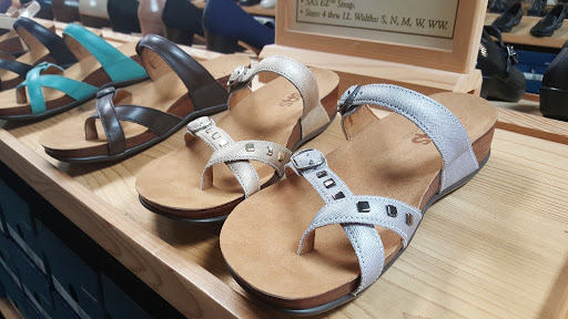 Shoe Store «SAS Shoes», reviews and photos, 215 S Hurstbourne Pkwy # 105, Louisville, KY 40222, USA