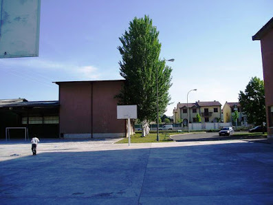 Colegio Público de Educación Infantil y Primaria PUENTE LA REINA P.º Larrandia, 1, 31100 Puente la Reina, Navarra, España