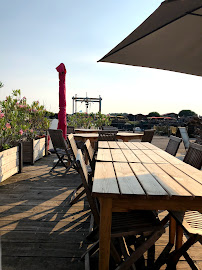 Atmosphère du Bar-restaurant à huîtres Cabane à Dégustation des Huîtres Papillon à Gujan-Mestras - n°17