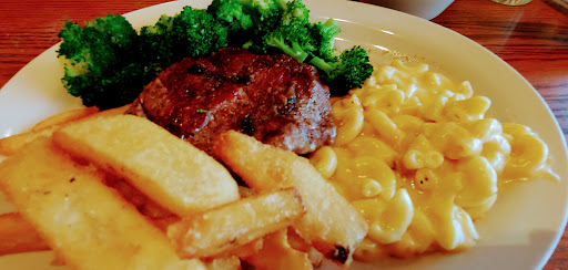 American Restaurant «Cracker Barrel Old Country Store», reviews and photos, 5706 Northridge Dr, Gurnee, IL 60031, USA