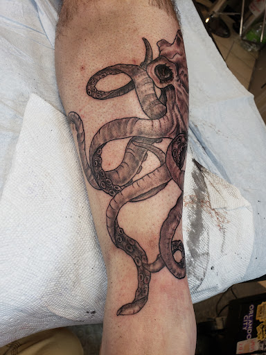 Tattoo Shop «Tattoo Zone By Stano», reviews and photos, 990 Derbyshire Rd, Daytona Beach, FL 32117, USA