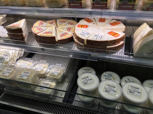 Supermarket «Cermak Fresh Produce», reviews and photos, 4000 W Diversey Ave, Chicago, IL 60639, USA