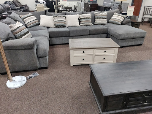 Furniture Store «Mor Furniture for Less», reviews and photos, 5156 N Blackstone Ave, Fresno, CA 93710, USA