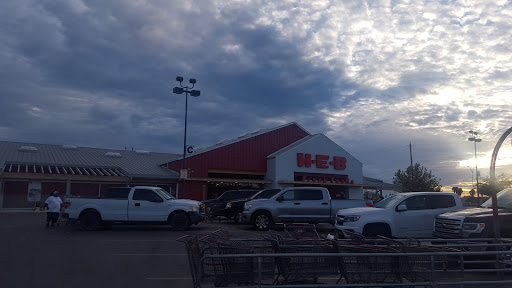 Grocery Store «H-E-B Grocery», reviews and photos, 225 I-35, Pearsall, TX 78061, USA