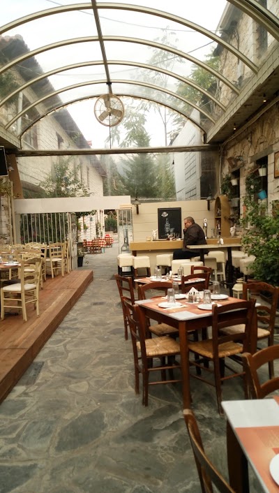 Photos of Stoa Louli
