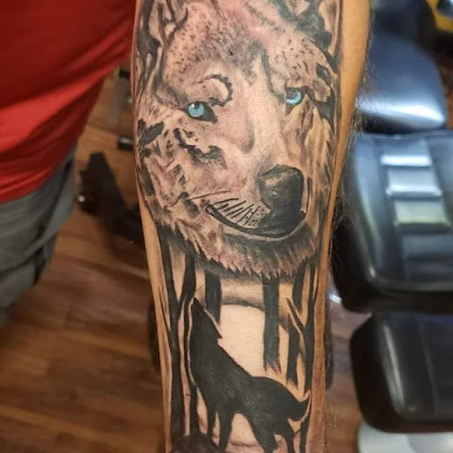 Tattoo Shop «Hollyweird Tattoos», reviews and photos, 569 GA-138, Jonesboro, GA 30236, USA