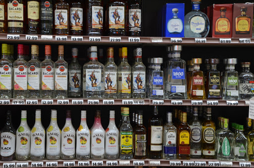 Liquor Store «Katie Plaza Discount Liquor», reviews and photos, 594 W Columbia Ave, Battle Creek, MI 49015, USA