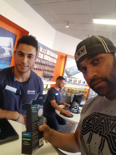 Cell Phone Store «AT&T Authorized Retailer», reviews and photos, 520 Spectrum Center Dr, Irvine, CA 92618, USA