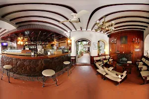 Cafetería Cavana image