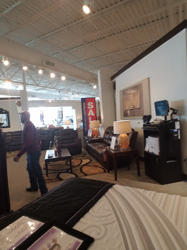 Furniture Store «Rooms To Go Furniture Store - Port Richey», reviews and photos, 9500 Scenic Dr, Port Richey, FL 34668, USA