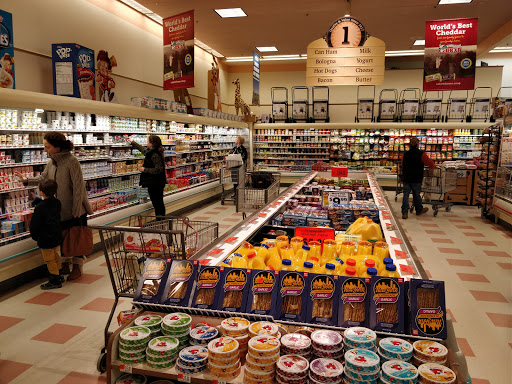 Grocery Store «Market Basket», reviews and photos, 310 Mishawum Rd, Woburn, MA 01801, USA