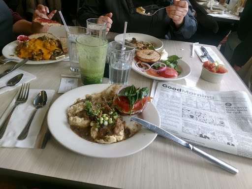 Gourmet Grocery Store «Beans & Barley», reviews and photos, 1901 E North Ave, Milwaukee, WI 53202, USA