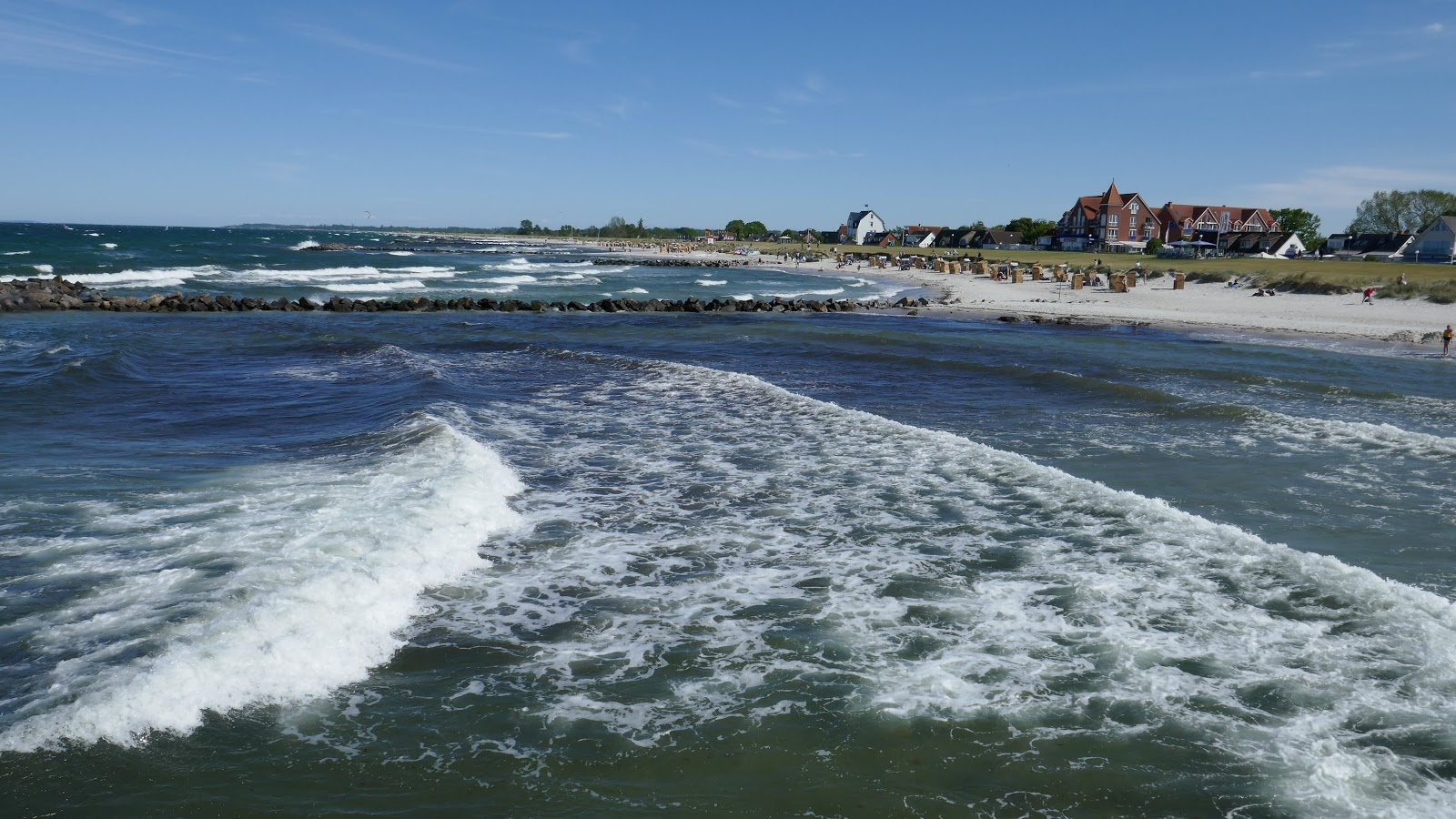 Foto de Hohenfelde Strand con costa recta y larga