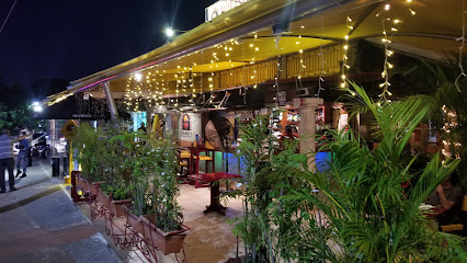 Rolandi,s Restaurante Bar & Pizzeria - Av. Cobá 12, 77500 Cancún, Q.R., Mexico