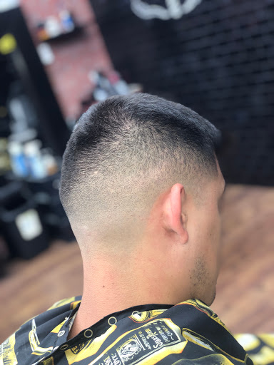 Barber Shop «Avenue Barbershop», reviews and photos, 68-32 Myrtle Ave, Glendale, NY 11385, USA