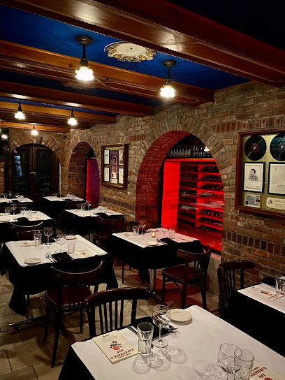 Grotta Azzurra Restaurant - 177 Mulberry St, New York, NY 10013