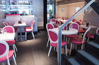 Atmosphère du Restaurant japonais Planet Sushi à Neuilly-sur-Seine - n°4