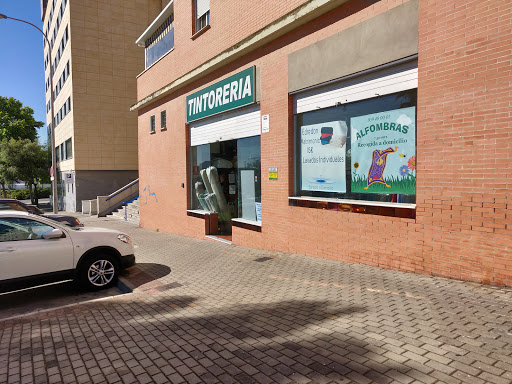 Información y opiniones sobre Peluquería Manoli Chico de Huelva