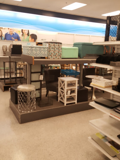 Clothing Store «Ross Dress for Less», reviews and photos, 9820 W Lower Buckeye Rd, Tolleson, AZ 85353, USA