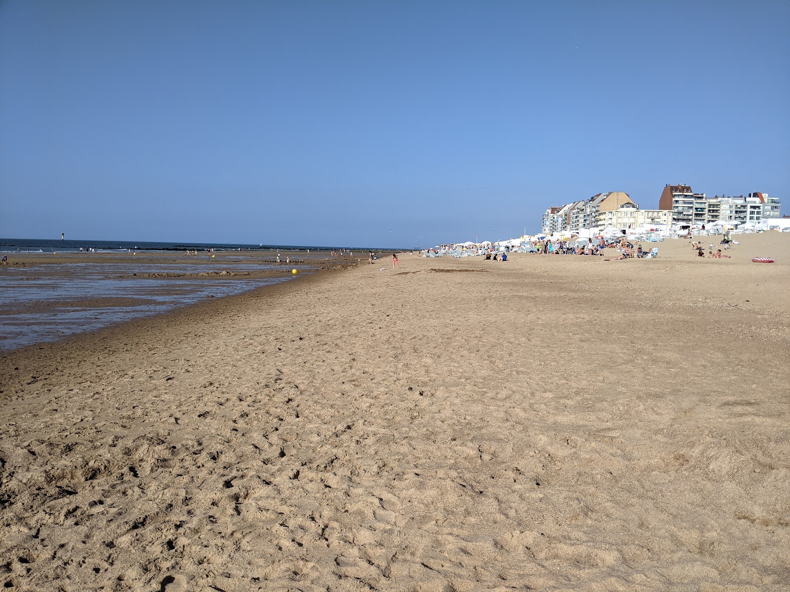 Photo de Knokke Strand - endroit populaire parmi les connaisseurs de la détente