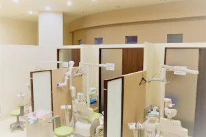 Pearl Dental Clinic image