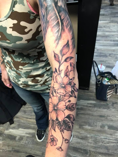 Explore matching cat tattoo ideas, creative tattoo ideas in Springfield, available at To the nines tattoo