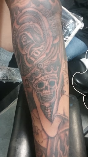 Tattoo Shop «Royal Ink», reviews and photos, 6408 Gulf Fwy, Houston, TX 77023, USA