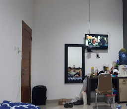 BEN HOUSE KOST photo