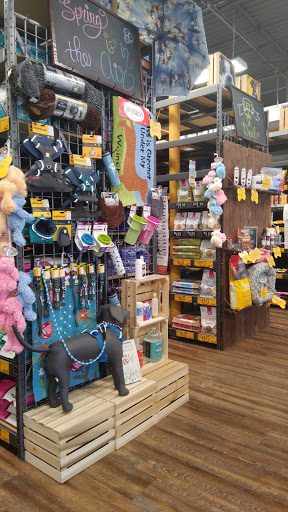 Pet Supply Store «Rucker Pet & Wild Bird», reviews and photos, 3245 Peachtree Pkwy, Suwanee, GA 30024, USA