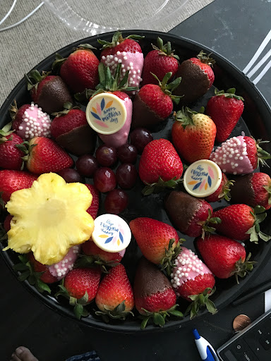 Gift Shop «Edible Arrangements - Brookwood Marketplace, Suwanee, GA», reviews and photos, 2631 Peachtree Pkwy Suite 535, Suwanee, GA 30024, USA