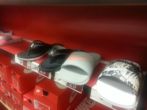 Shoe Store «Famous Footwear», reviews and photos, 1515 US-22 #42, Watchung, NJ 07069, USA