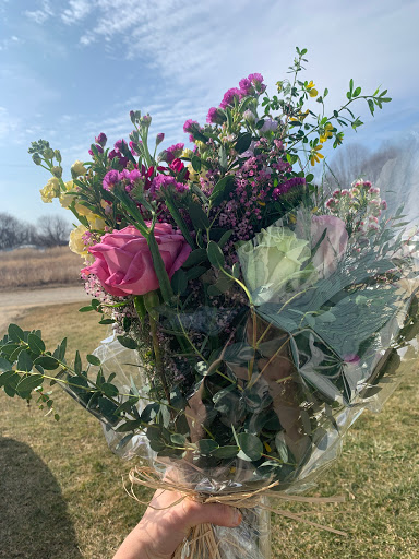 Chelsea Village Flowers, 112 E Middle St, Chelsea, MI 48118, USA, 