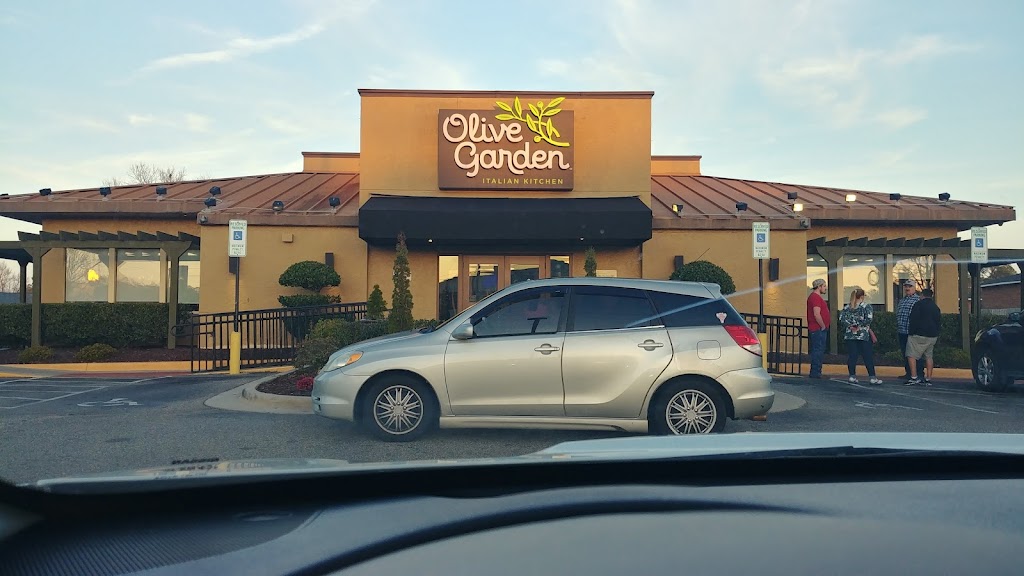 Olive Garden Italian Restaurant 28303